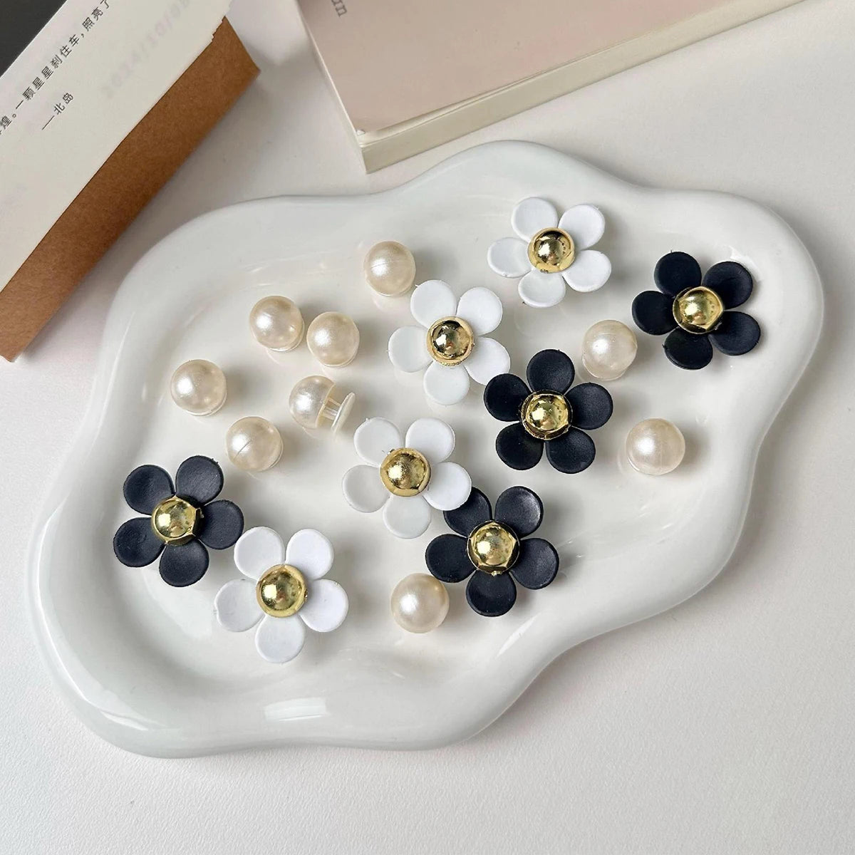 Pearl & Rhinestone Shoe Charm Sets – Glam Clog Accessories with Chains, Butterflies & Flowers